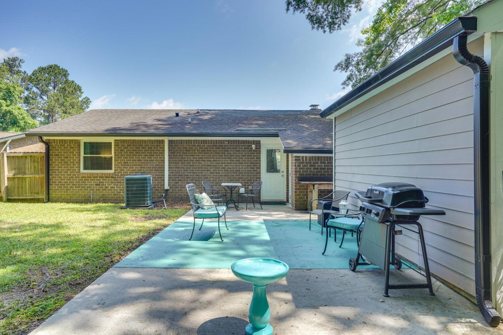 Вілла Cozy Goose Creek Escape With Patio And Grill Екстер'єр фото